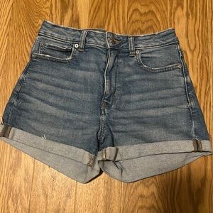 American Eagle Women’s Mom Jean Shorts